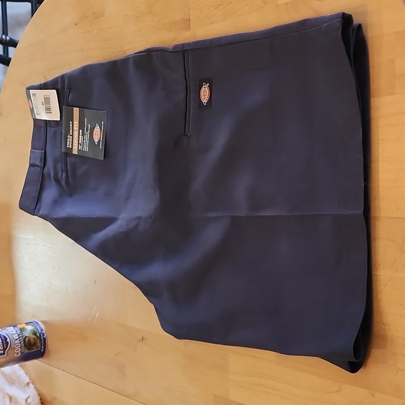 Dickies Work Shorts NWT Size 40 - Picture 3 of 3